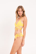 Laden Sie das Bild in den Galerie-Viewer, Image 04: Rio De Sol Set Set Amarelo Kate Madrid
