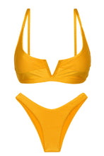 Laden Sie das Bild in den Galerie-Viewer, Product Front: Rio De Sol Set Set Eden-Pequi Bra-V High-Leg

