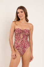 Laden Sie das Bild in den Galerie-Viewer, Model Front: Rio De Sol Badeanzug Dune Sara-Op
