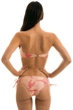 Laden Sie das Bild in den Galerie-Viewer, Model Back: Rio De Sol Unterteil Bottom Banana Rose Bandeau
