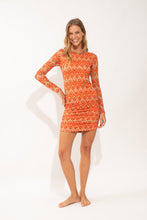 Laden Sie das Bild in den Galerie-Viewer, Model Front: Rio De Sol Mini Dress Maracai Laura Dress

