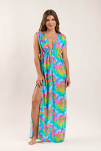Laden Sie das Bild in den Galerie-Viewer, Model Front: Rio De Sol Strandkleid Fusion Long Dress Soleil
