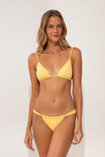 Laden Sie das Bild in den Galerie-Viewer, Model Front: Wednesday In Hawaii By Rio De Sol Unterteil Bottom Lilikoi Waimea
