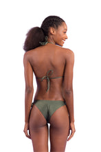 Laden Sie das Bild in den Galerie-Viewer, Model Back: Rio De Sol Set Set Croco Tri-Inv Cheeky-Tie
