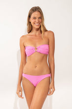 Laden Sie das Bild in den Galerie-Viewer, Model Front: Rio De Sol Oberteil Top Crespinho-Rosa Mavi
