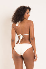 Laden Sie das Bild in den Galerie-Viewer, Model Back: Rio De Sol Unterteil Bottom Off-White Mel-Comfy
