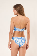 Laden Sie das Bild in den Galerie-Viewer, Model Back: Wednesday In Hawaii By Rio De Sol Oberteil Top Pua-Pacifica Lani
