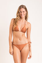 Laden Sie das Bild in den Galerie-Viewer, Model Front: Rio De Sol Set Set Nocciola Tri-Inv Ibiza
