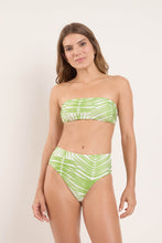 Laden Sie das Bild in den Galerie-Viewer, Model Front: Rio De Sol Oberteil Top Palms Bandeau-Reto
