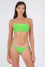 Laden Sie das Bild in den Galerie-Viewer, Model Front: Rio De Sol Unterteil Bottom Lemon Ibiza-Comfy
