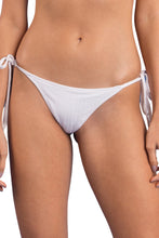 Laden Sie das Bild in den Galerie-Viewer, Gallery: Rio De Sol Unterteil Bottom Bora-White Lacinho
