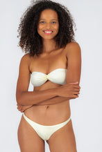 Laden Sie das Bild in den Galerie-Viewer, Gallery: Rio De Sol Set Set Off-White Twist Leblon
