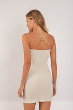Laden Sie das Bild in den Galerie-Viewer, Model Back: Rio De Sol Mini Dress Brisa-Offwhite Sara Dress
