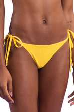 Laden Sie das Bild in den Galerie-Viewer, Bottom Malibu-Yellow Cheeky-Tie
