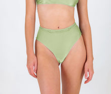 Laden Sie das Bild in den Galerie-Viewer, Bottom Oliva Hotpants
