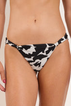 Laden Sie das Bild in den Galerie-Viewer, Bottom Poppy Mel

