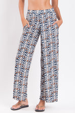 Laden Sie das Bild in den Galerie-Viewer, Ikat Wide Pants
