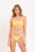 Laden Sie das Bild in den Galerie-Viewer, Model Front: Rio De Sol Unterteil Bottom Amarelo Cheeky-Crispy
