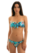 Laden Sie das Bild in den Galerie-Viewer, Model Front: Rio De Sol Unterteil Bottom Isla Bandeau
