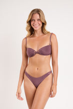 Laden Sie das Bild in den Galerie-Viewer, Model Front: Rio De Sol Unterteil Bottom Malibu-Ebano Essential-Iris
