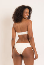 Laden Sie das Bild in den Galerie-Viewer, Model Back: Rio De Sol Unterteil Bottom Off-White Madrid
