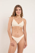 Laden Sie das Bild in den Galerie-Viewer, Model Front: Rio De Sol Unterteil Bottom Touch-Natural Essential
