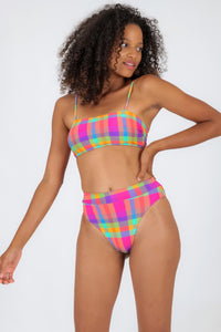 Model Front: Rio De Sol Unterteil Bottom Tulip-Garden Hotpant-Cos