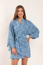 Laden Sie das Bild in den Galerie-Viewer, Image 04: Rio De Sol Kaftans/Cover-Ups Chuva Kimono
