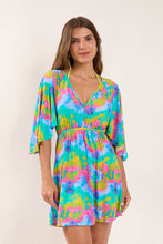Laden Sie das Bild in den Galerie-Viewer, Model Front: Rio De Sol Strandkleid Fusion Mini Dress
