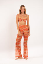 Laden Sie das Bild in den Galerie-Viewer, Model Front: Rio De Sol Strandhosen Maracai Pants Lana
