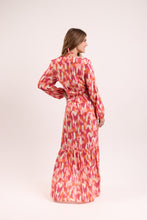Laden Sie das Bild in den Galerie-Viewer, Model Back: Rio De Sol Strandkleid Mirage Long Dress Verona
