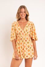 Laden Sie das Bild in den Galerie-Viewer, Model Front: Rio De Sol Mini Dress Mosaico Mini Dress
