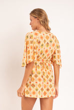 Laden Sie das Bild in den Galerie-Viewer, Model Back: Rio De Sol Mini Dress Mosaico Mini Dress
