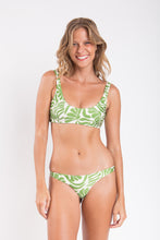 Laden Sie das Bild in den Galerie-Viewer, Model Front: Rio De Sol Set Set Flow Bliss Mia
