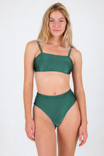 Laden Sie das Bild in den Galerie-Viewer, Model Front: Rio De Sol Set Set Palace Bandeau-Reto Hotpants
