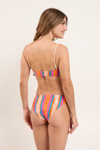 Laden Sie das Bild in den Galerie-Viewer, Model Back: Rio De Sol Set Set Stripes Bandeau-Reto Essential-Comfy

