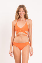 Laden Sie das Bild in den Galerie-Viewer, Model Front: Rio De Sol Oberteil Top Dende Kate
