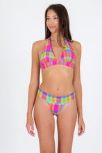 Laden Sie das Bild in den Galerie-Viewer, Model Front: Rio De Sol Oberteil Top Tulip-Garden Halter-Cos
