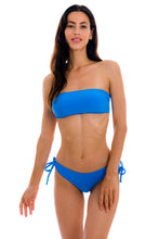 Laden Sie das Bild in den Galerie-Viewer, Model Front: Rio De Sol Oberteil Top Uv-Enseada Bandeau-Reto
