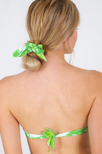 Laden Sie das Bild in den Galerie-Viewer, Green-Palms Scrunchie
