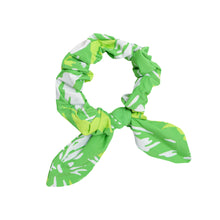 Laden Sie das Bild in den Galerie-Viewer, Green-Palms Scrunchie
