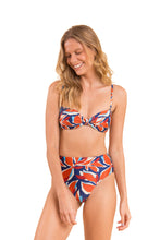 Laden Sie das Bild in den Galerie-Viewer, Set Leaves Bandeau-Joy Hotpants
